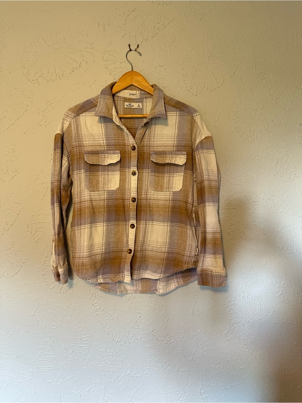 Hollister Plaid Button-Up Boyfriend Fit Shacket Beige Purple and Brown M Pockets